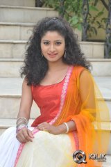 Vishnu Priya at Styles N Weaves Expo Launch